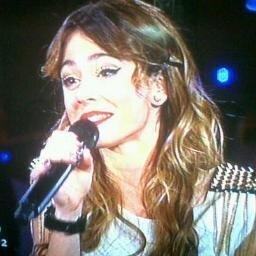 amo a @tiniStoessel  seguime y te sigo