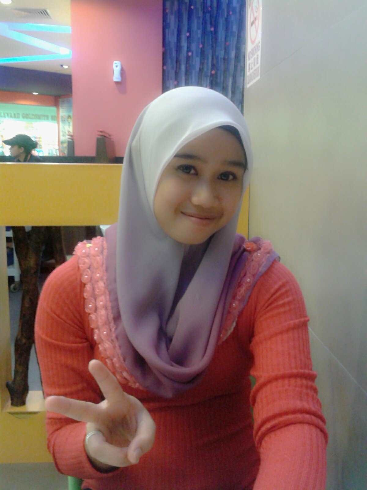 nieyraalynna's profile picture. my life is simple~ and nothing special about me.. aku hanyalh aku.. dont worry be happy. ^^