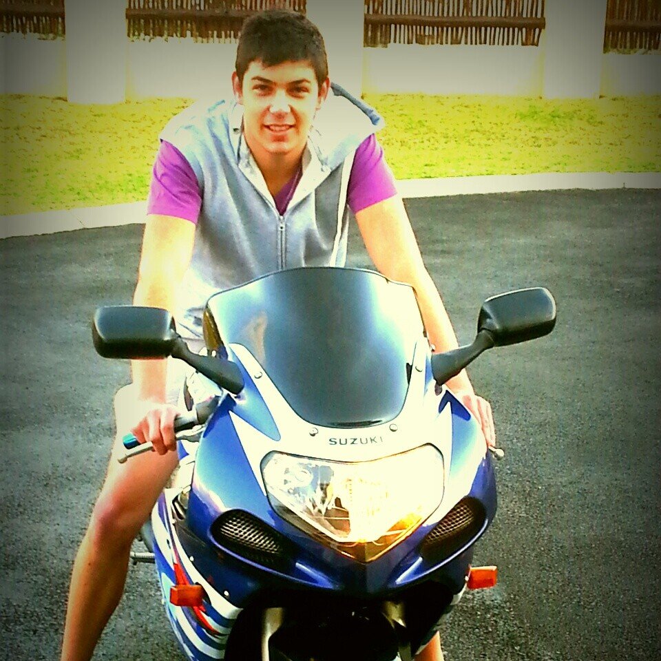 anthonyedmorton's profile picture. 