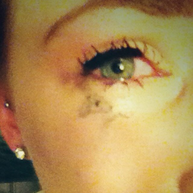 _CRYFORHELP's profile picture. Everyone has a story, whether it be harsh realitly or total fantasy. Im here to tell mine.