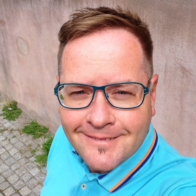 I TV 2 siden starten 1992. Vaktsjef, Nyhetskanalen i Oslo. På Twitter siden 12032009 thomasvc@gmail.com