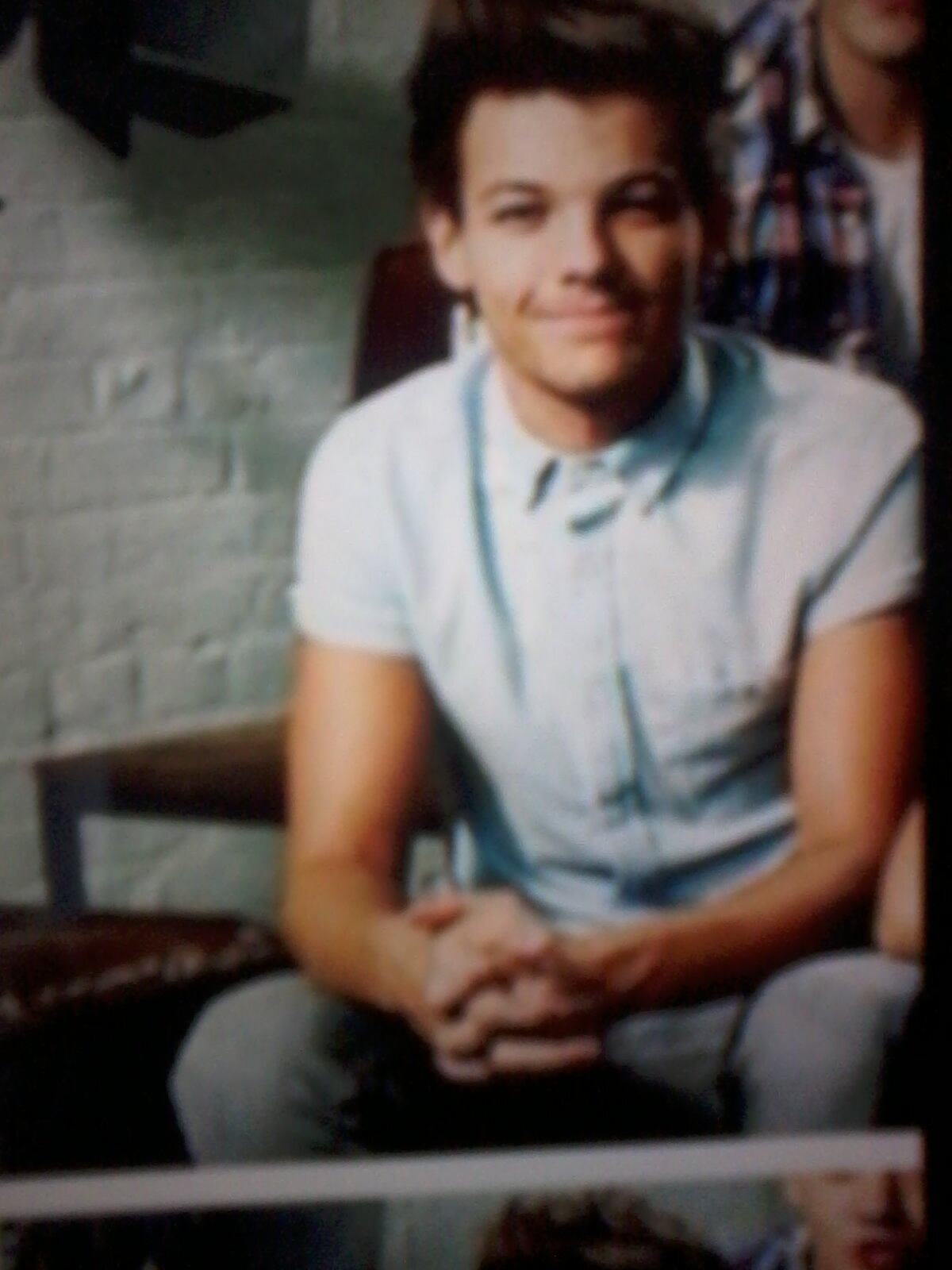 just a normal gurl that stalks five idiots and in love with them..love cheesecakes..#Louisgirl #bluefavcolor...