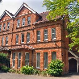 A range of twin, single and family rooms in a beautiful Victorian house with modern amenities, located in the heart of the historic city of Oxford.