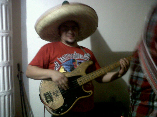 Músico, Compositor, Bajista y Taquero