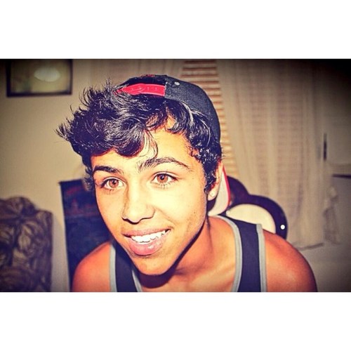 chrisfizzy's profile picture. They say life is a gift, and I say waking up everyday is an opportunity to live it.