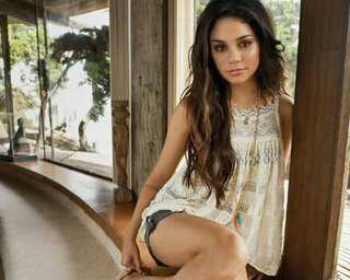 17. Timida y amable. Me encanta leer.