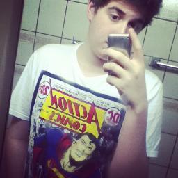 Ver teu sorriso também me faz sorrir... te amo feio *-* / Michele silveira aqui!