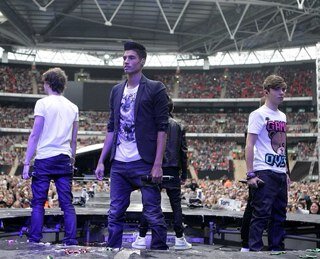 justlovetw_5's profile picture. I gave you a free follow, no need to follow back please follow @Justlovetw instead