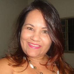 Sou uma pessoa feliz, amo muito a vida e dela sou aprendiz; 
Tenho várias paixões, mas, como qualquer um, Possuo imperfeições...