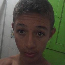 Aquele que desperdiça o dia de hoje, lamentando o de ontem, desperdiçará o de amanhã, lamentando o de hoje.