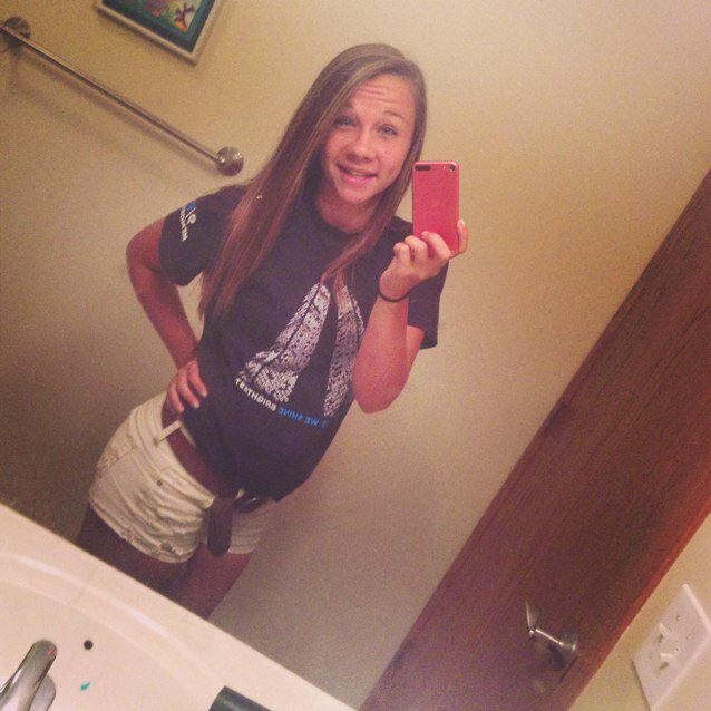 Bieber is my love❤ Belieber for dayss✌Soccer, volleyball, track my sports❤