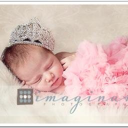 I came into this world early cause I couldn't wait to start living. Daughter of @RoyallyDamned and @DarkPainter_ #DarkDisney