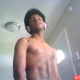 I'm a rapper,writer,dancer,& a desinger 
I like food,& music #deysavage #rastamadness
