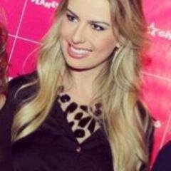 larissa39552587's profile picture. 