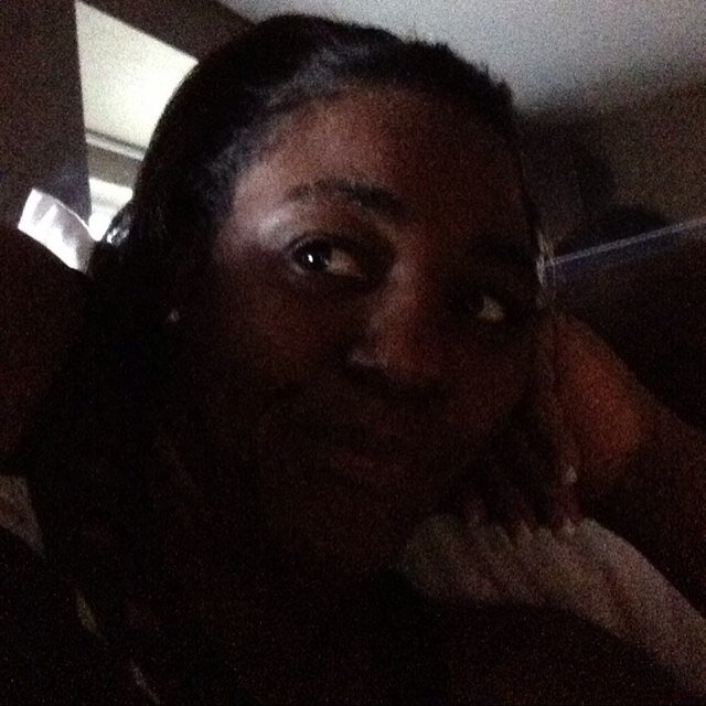 poohuni33's profile picture. 