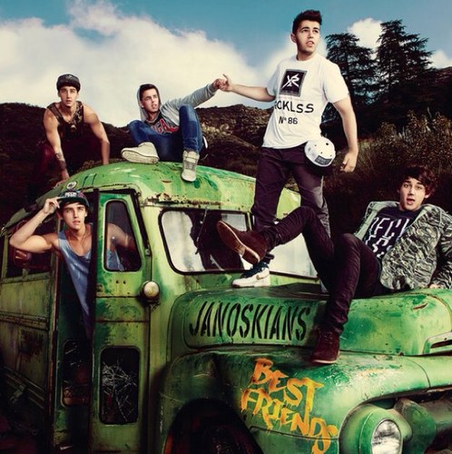 I love the janoskians and really want them to follow me please follow me janoskians!!!! Gina follows me!!!!!! Thanks Gina!!
