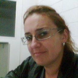 Apaixonada em atuar na área da saúde direta ou indiretamente. Me preocupo com causas ambientais, sociais e do trabalho.