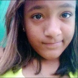 14 anos, solteira, linda e irresistível .