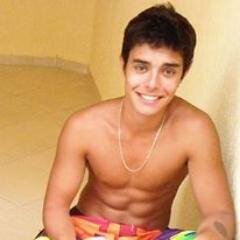 Não cruze os braços diante de uma dificuldade, pois o maior homem do mundo morreu de braços abertos!