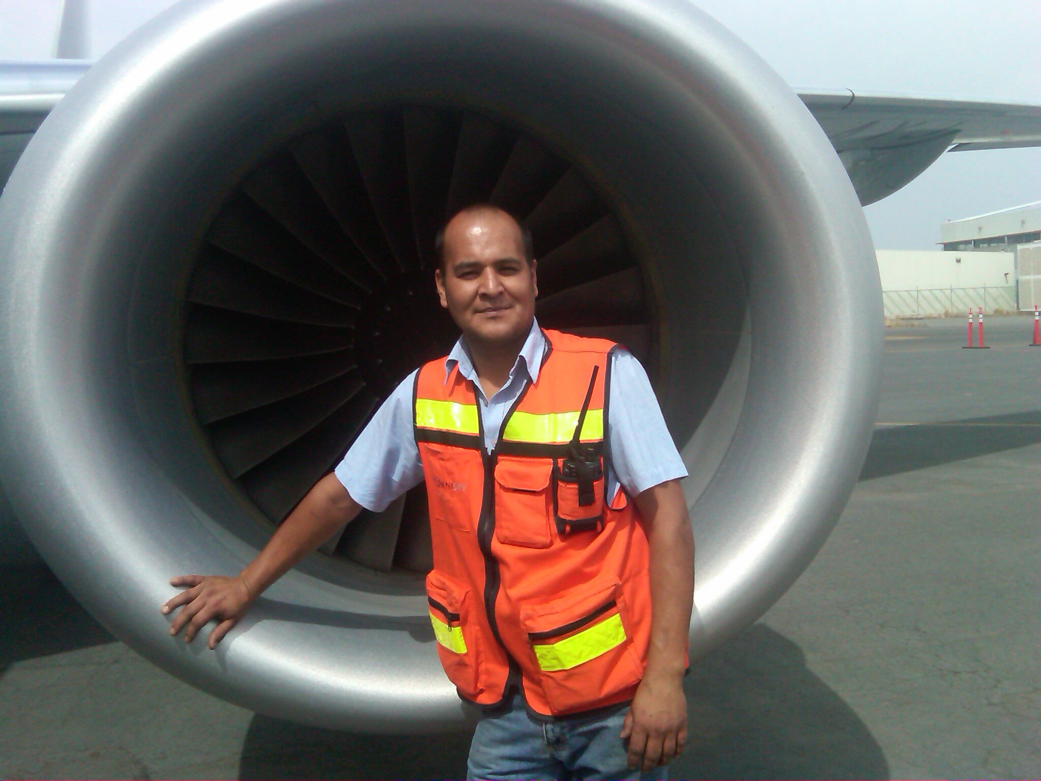 robles_hdz's profile picture. la aviacion es mi pasion