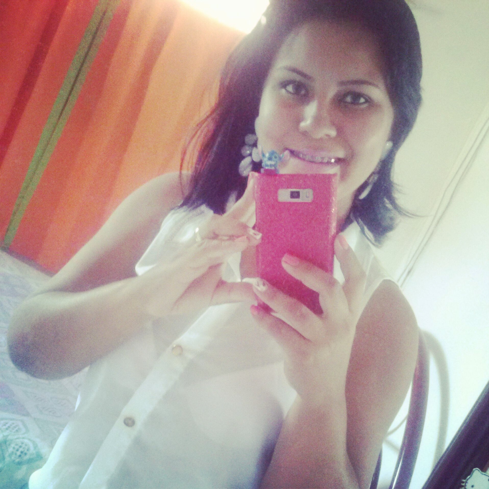 ѕoυ υмα crιαnçα αdυltα υmα
αdolєѕcєntє qυє nαo crєѕcєυ.
υmα mєnιnα qυє tomα αtιtυdєѕ
є fαlα como gєntє grαndє.
αqυєlα qυє νoα com oѕ péѕ no chão.
