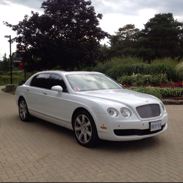 Welcome to Deol Limousine Services Deol Limousine Services offers the best of limo fleet for Toronto Limos to make your occasion more exquisite.