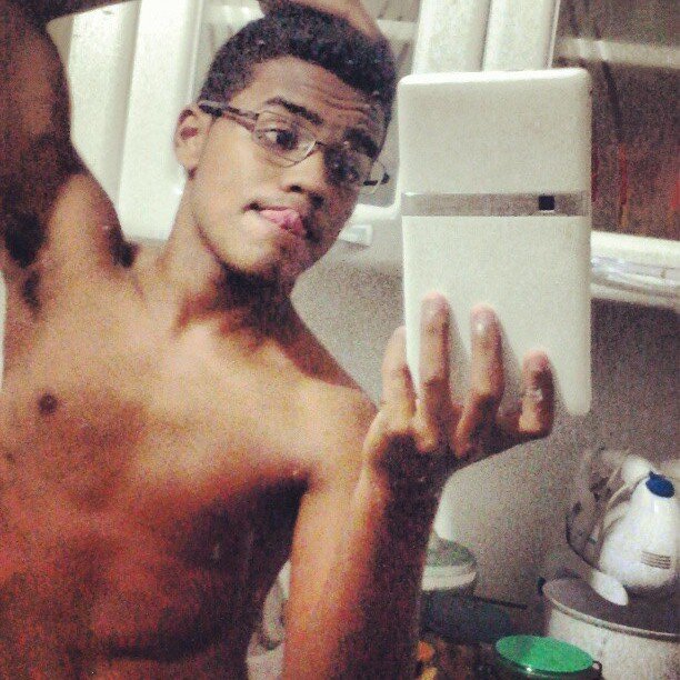Pernambucano, Estudante de Logistica, Forrozeiro, e Torcedor do Sport Club Recife ! 
http://t.co/BpYZq4ksgB