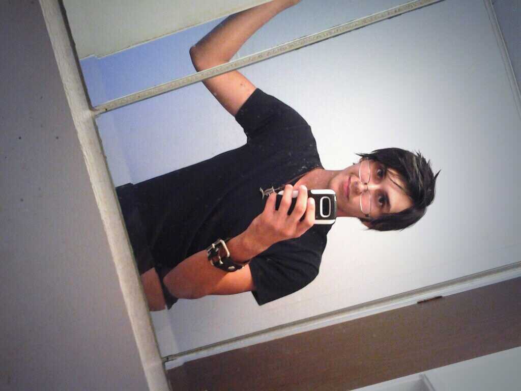hey im jessr Rodriguez i like art theater scary movies I'm on color guard and I love degrassi