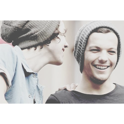 hiyaaaaaa! soy jaz y regresé a mi antiguo user @gottabetorn y guardo este bc lo amo x