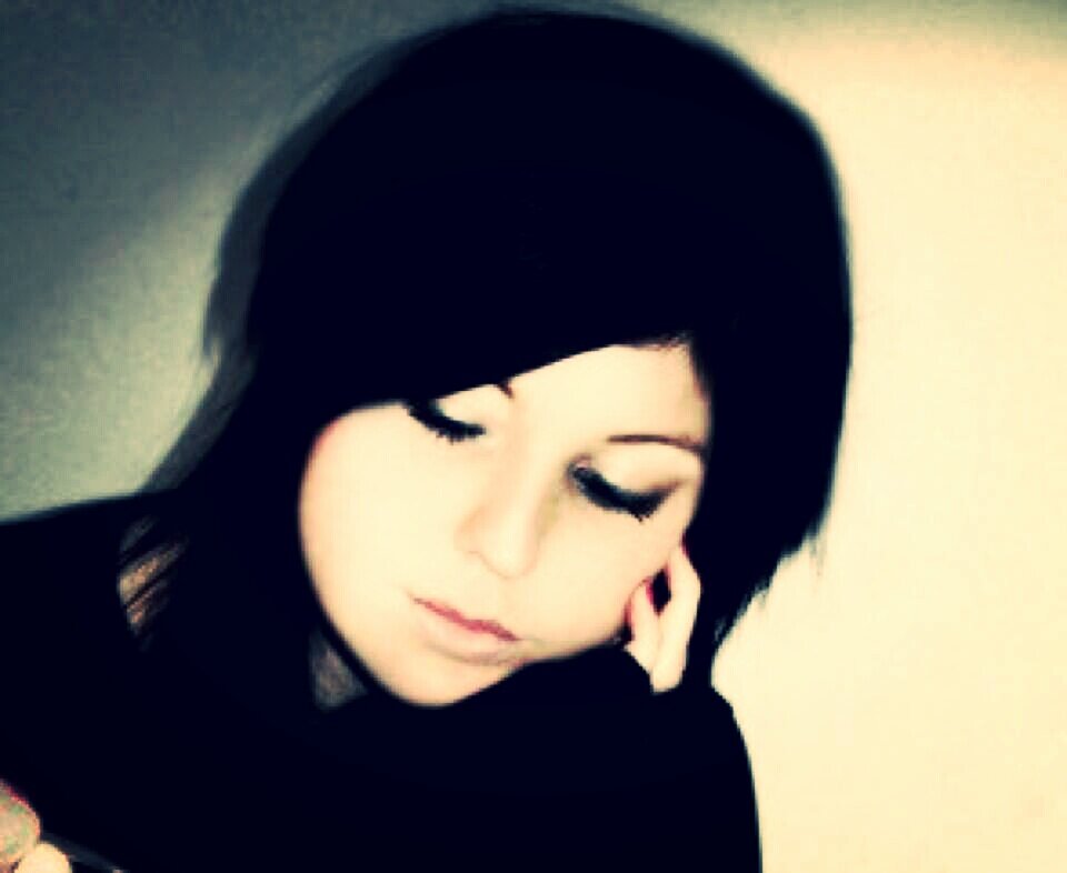 Not your average superhero. I fly but I suck at landing...Paramore, SWS, BVB, PTV, Young Guns, YMA6, MCR, & more.