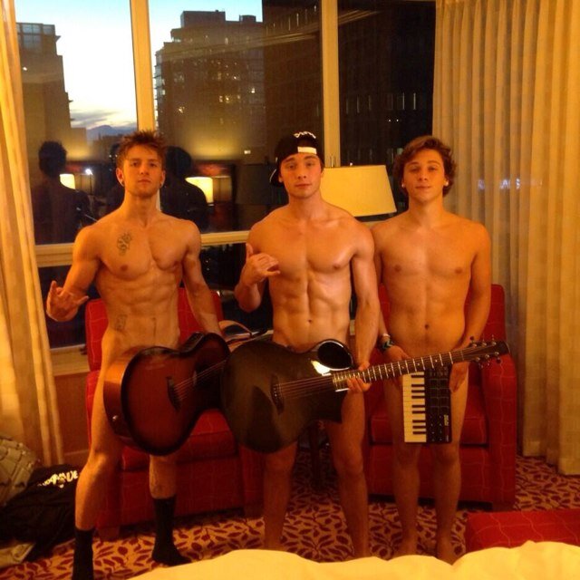 Hi guy i'm an emblemer ,I just made this acount so I hope you like it Mission: meet emblem3 and go to the beach with