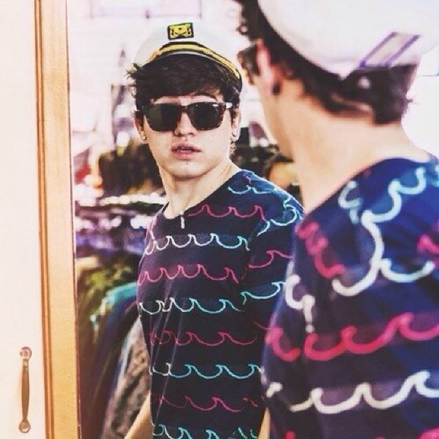 iObeyCaylen's profile picture. O2L is our life. Follow our personal accounts! (: @HeyItsTiffani_ @allisontruong