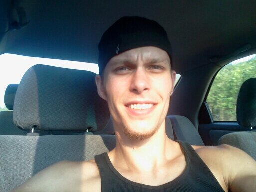 25 from mt carMel pa, WorK at tse 3rd shift... Blah blah