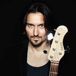 BASS PLAYER,MUSICIAN