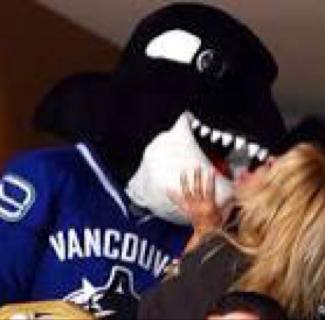 Im just a girl who loves hockey! If you ever need anything im always here, just dm me (: Follow me :)