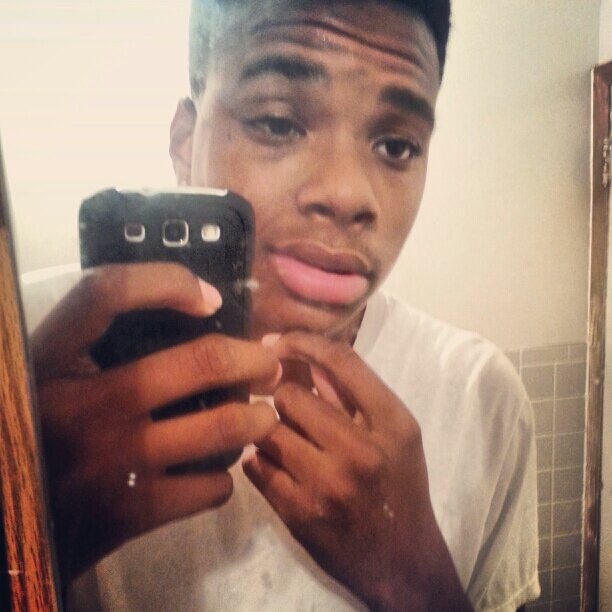 Im still dreamin bigger than im livin nd just sleepin long enuff to dream spent long enuff in the sheets now its time to turn these ideas into milli's