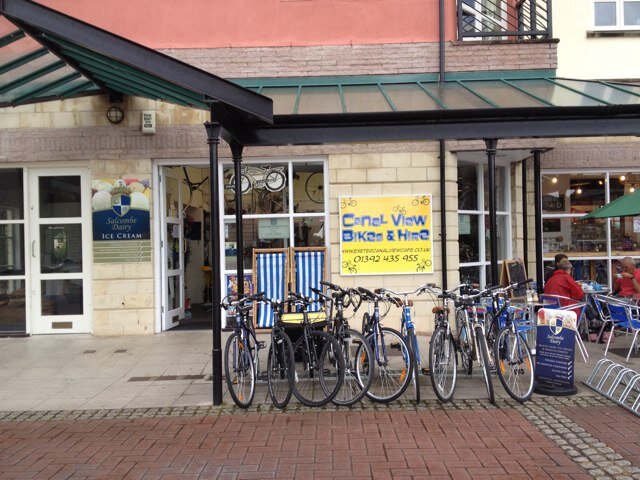 Canal View Bikes and Hire Exeter.
We are a great value, friendly bike shop with a fleet of bikes available for hire located in the Piazza on Exeter Quayside.