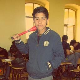 Me gusta jugar futbol, carretiar,y salir con mis amigos y primos, 16 años