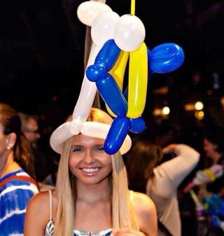 @AlliSimpson Mon Idole @CodySimpsons ! Je ne suis pas parfaite mais c'est le fait d'etre Directionners Qui me rend spécial Mixer