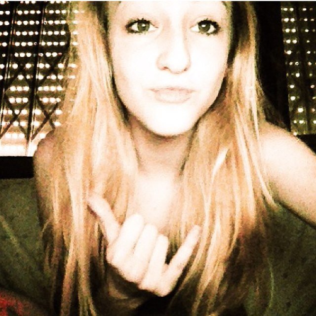 Hey :) I love #Zayn, #Harry, #Liam, #Louis and #Niall*-* my dream is to become a singer. ♥