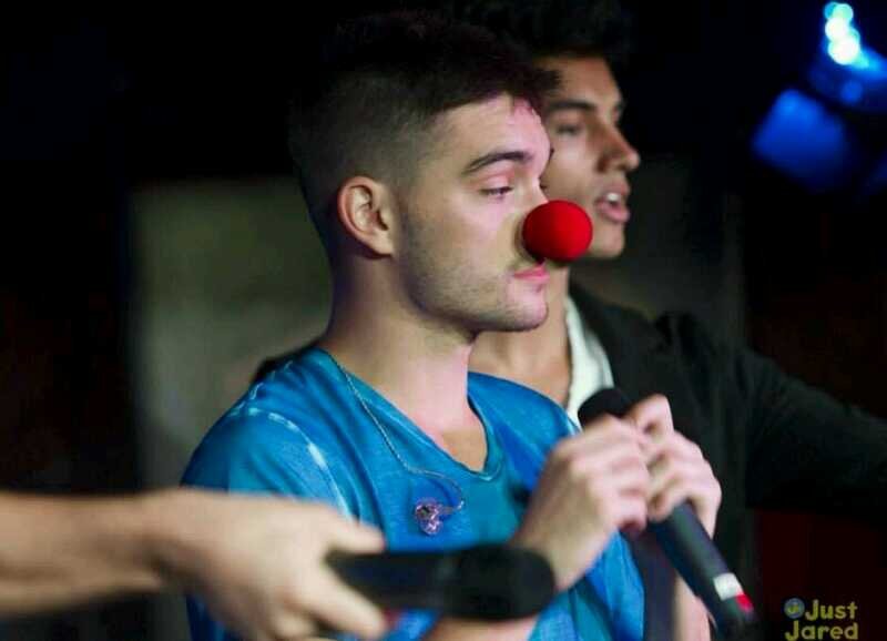 Every group needs their own pet and we are The Wanted's Chicks!
Tres chicas unidas por The Wanted/Three girls together by The Wanted. ~Word Of Mouth~