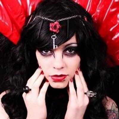 Theredqueenboutique On Twitter Cabinet Of Curiosities Pearl