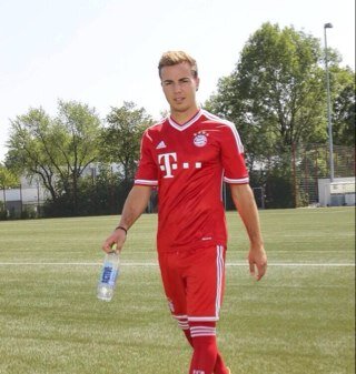 Love everything football ⚽ #followback everyone!