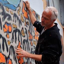 Artiste peintre originaire du nord et installé en Bretagne depuis de nombreuses années.