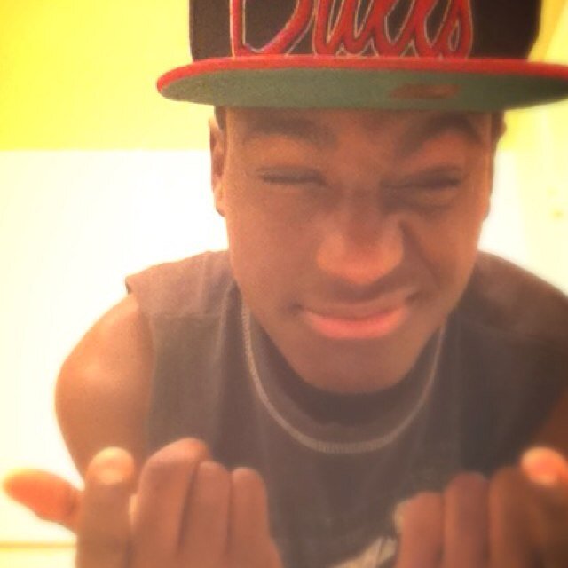 •Freshman •My goal is to become a collage student •Mÿ future is a NFL player •Taken