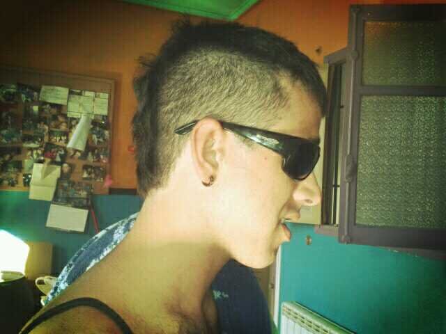 Prefiero vivir kon kabras ke entre kabroness!!!