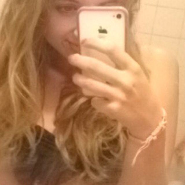 If someone tells you you're not beautiful, turn around, so they can have a great view of your fabulous ass. ღ