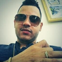 sOii buena persOna,amiiga de ttOh el Qiera 
y el Q  nO..psss...Q le valla biien...gran admiiradOra del #pOettacallejerO and #shadOwblOw...