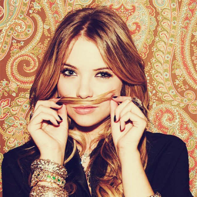 Hanna here. A Lister of Rosewood High. Love my friends, Aria, Spencer and Emily. Δ GIRL SHΩULD βΣ TШΩ THIΠGS. CLΔSSΨ ΔΠD ҒΔβULΩUS.