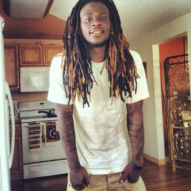 Dvictor_2 -- ig. Follow it. Miami boy born and raised. God first.